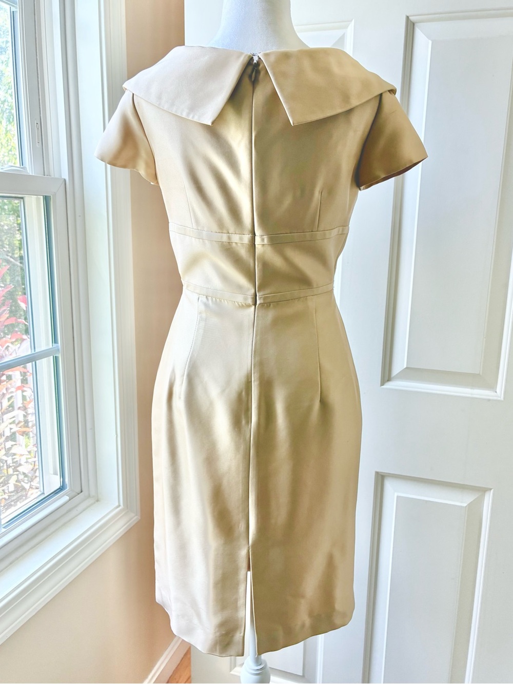 Talbots Classic Sheath Dress Retro Styling Cap Sleeve V-neckline Gold Size 2 - Picture 7 of 13